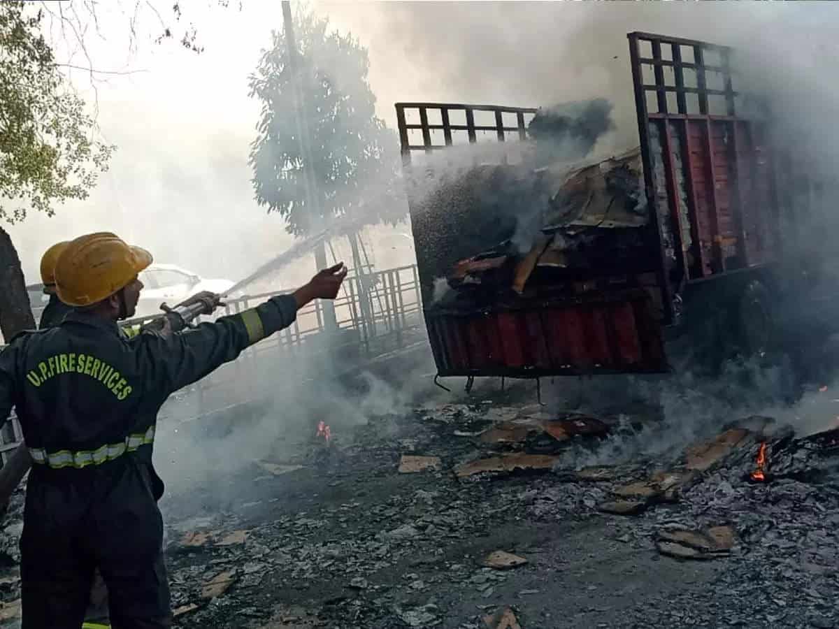 Noida Wave hits truck near City Center Metro, controlled after much effort