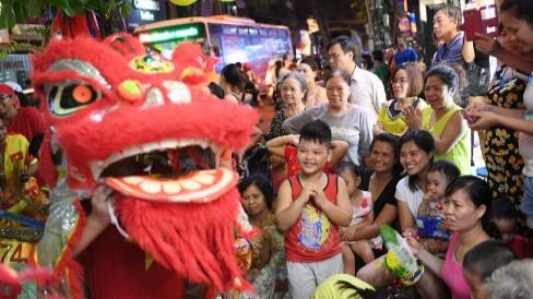 Hong Kong’s Bun Festival: Younger of us And Traditions Diagram Crowd