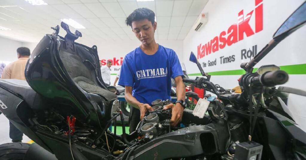 GiatMara expands training with Modenas-Kawasaki technology