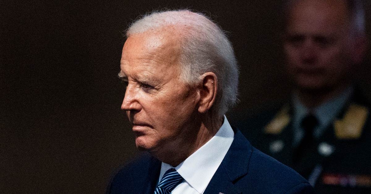 ‘No one involved in the effort thinks he has a path’: Biden insiders say the writing is on the wall