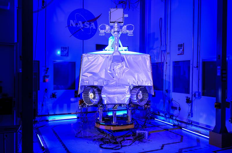 By killing a lunar rover, NASA puts commercial delivery program on notice