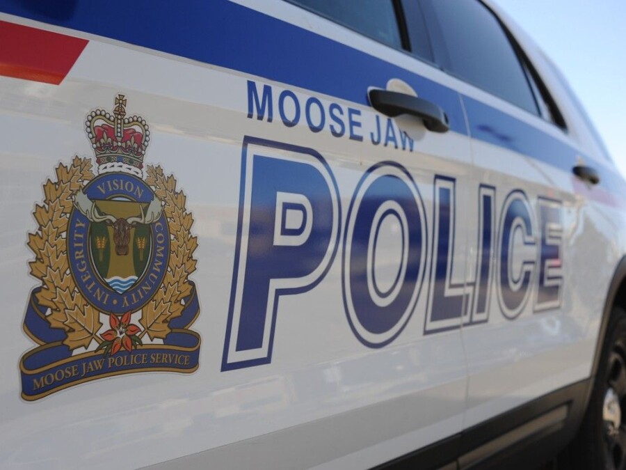 Mexican citizens working for unlicensed Moose Jaw paving company arrested by Canada border services