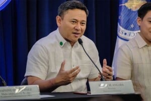 Angara vows to improve students’ IT skills, digital literacy