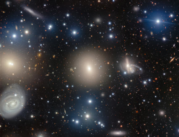 Gemini North Telescope Focuses on Giant Elliptical Galaxy in Perseus Cluster