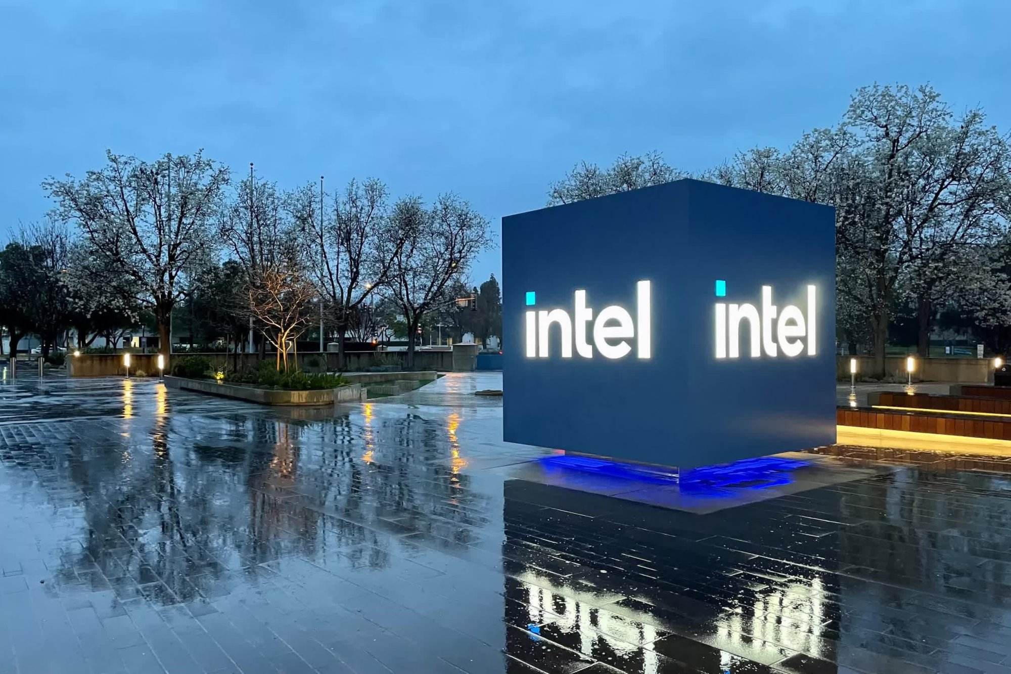 Intel and Samsung might be considering a foundry alliance to counter TSMC